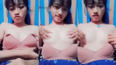 Bokep Indo | Dina Bocil Mainin Toket Mungilnya