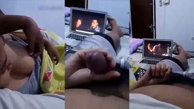 Bokep Indo | Tante Toge Kocokin Otong Sambil Nonton